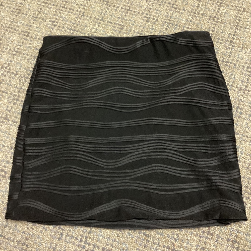 Heart Soul Black Stretch Ribbed Wavy Designed Skirt * Small